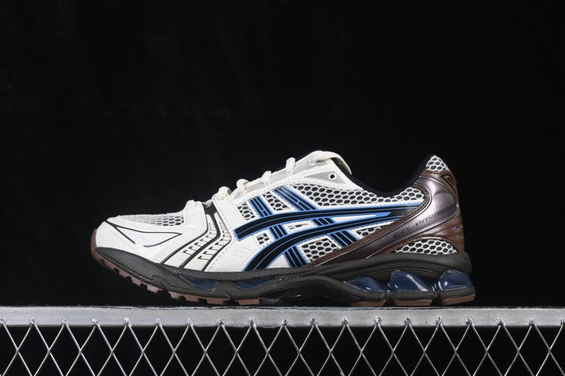 Baskets running blanches et marron pour homme