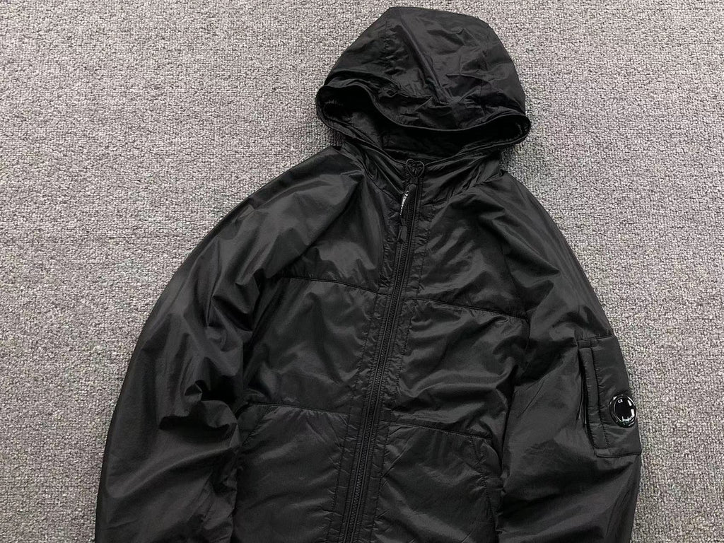Veste légère à capuche noire pour homme
