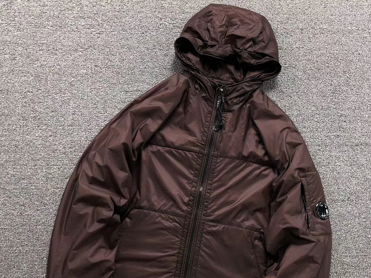 Veste légère à capuche bordeaux pour homme