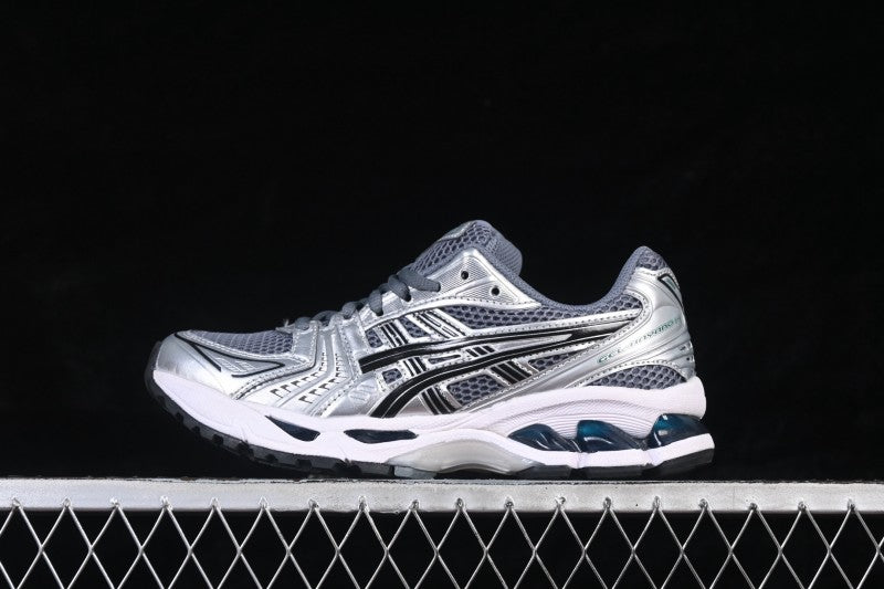 Baskets running argentées et grises pour homme