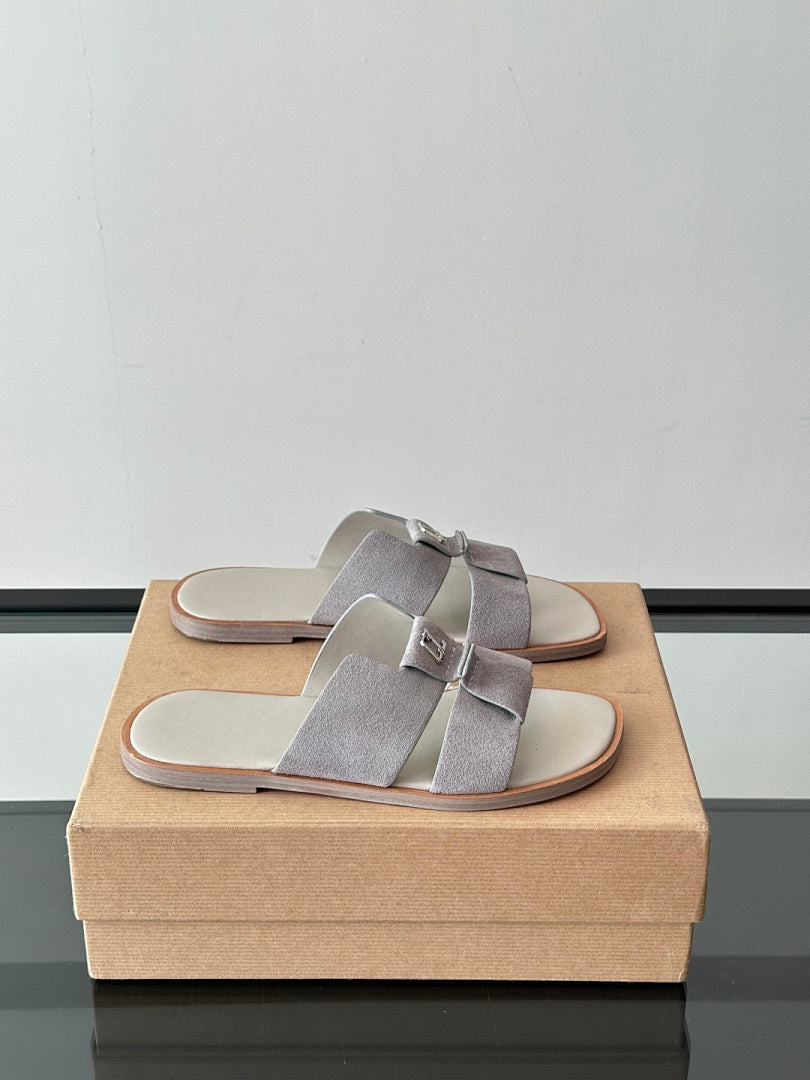 Claquettes grises pour homme